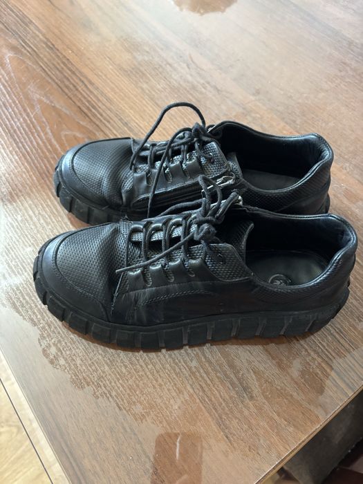 Продам весенние ботинки