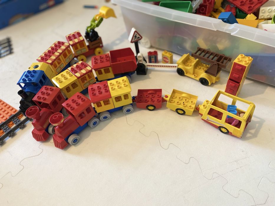 Duplo оригинално и съвместимо релси и влакове