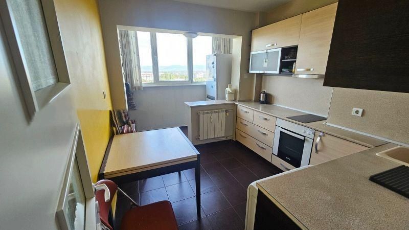 Дава се под наем Тристаен апартамент в София, Център - 86 кв.м за 792 € - Снимка #2