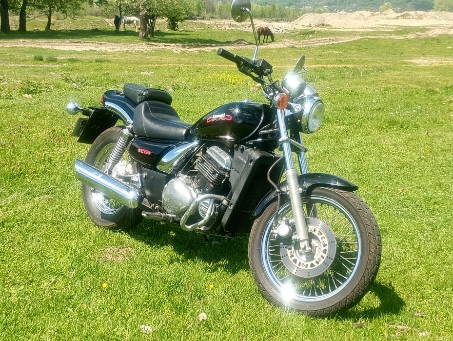 Vând Kawasaki Eliminator 250