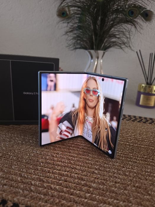 Samsung Galaxy Z fold 8