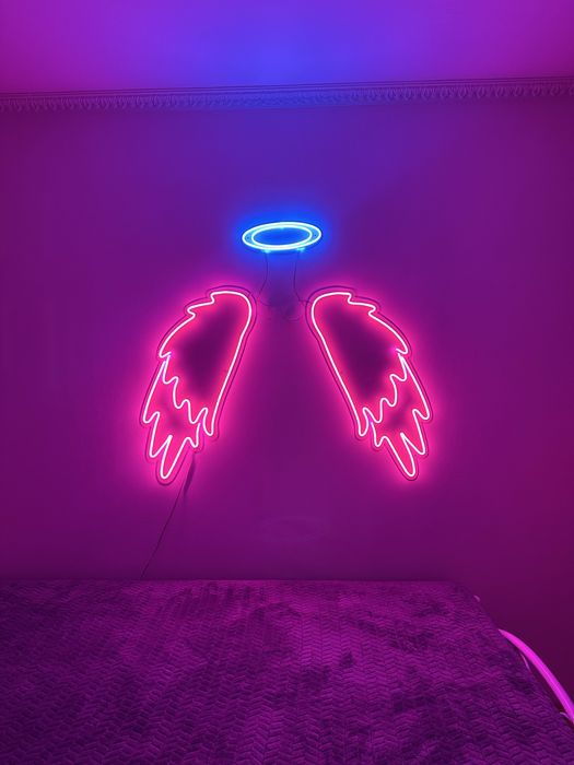 Неоновая вывеска