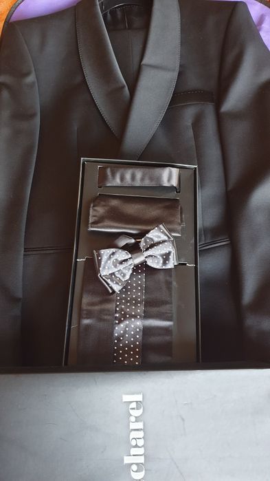 Costum ceremonie Cacharel superb