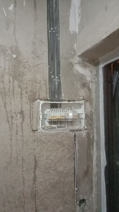 Услуги электрика.