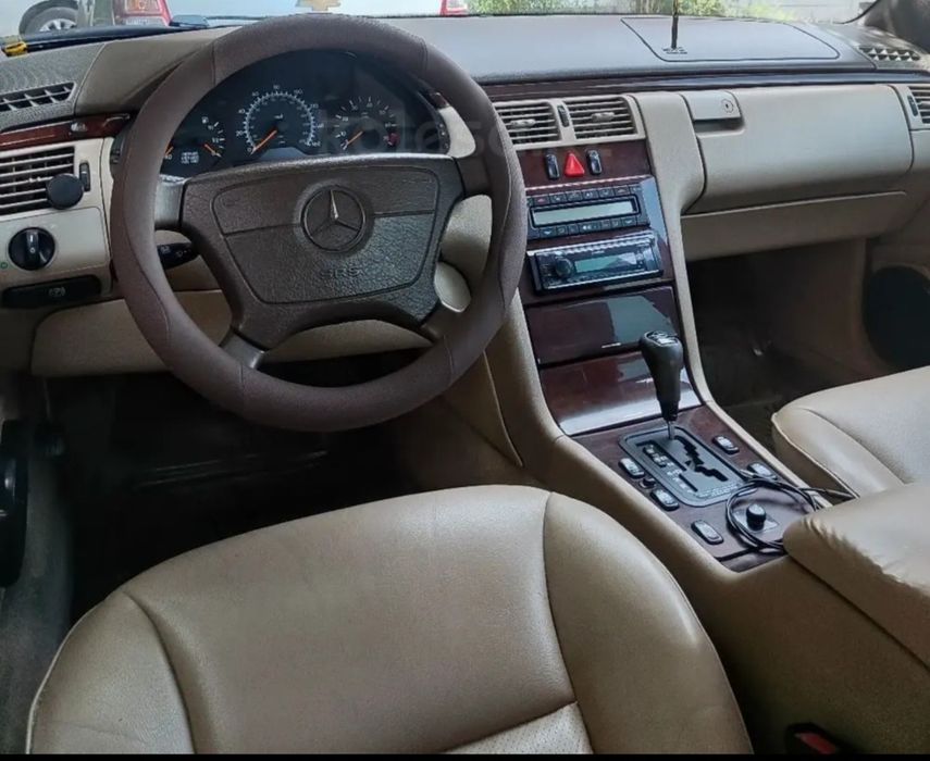 Продается мерс 210