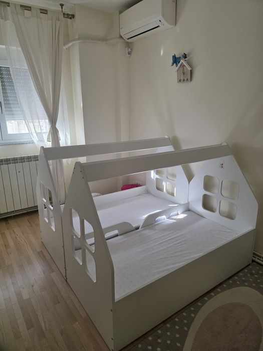 Vând doua pătuțuri modulare gemene plus saltele