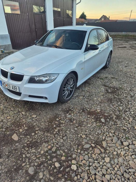 Bmw seria 3  e90 320d pachetM