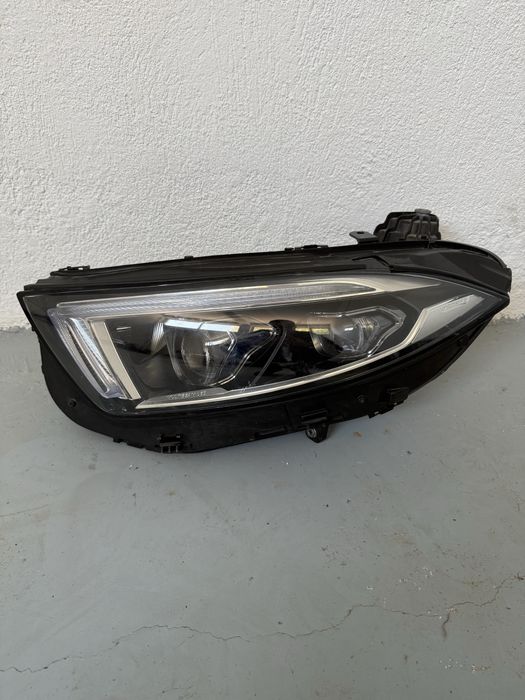 Mercedes w257 Cls far multibeam led фарове