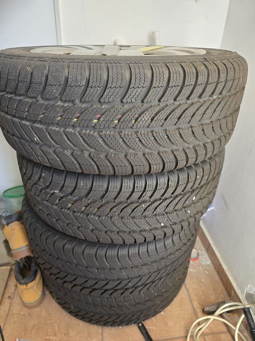 Vând roți Mazda 6     205 55 R16