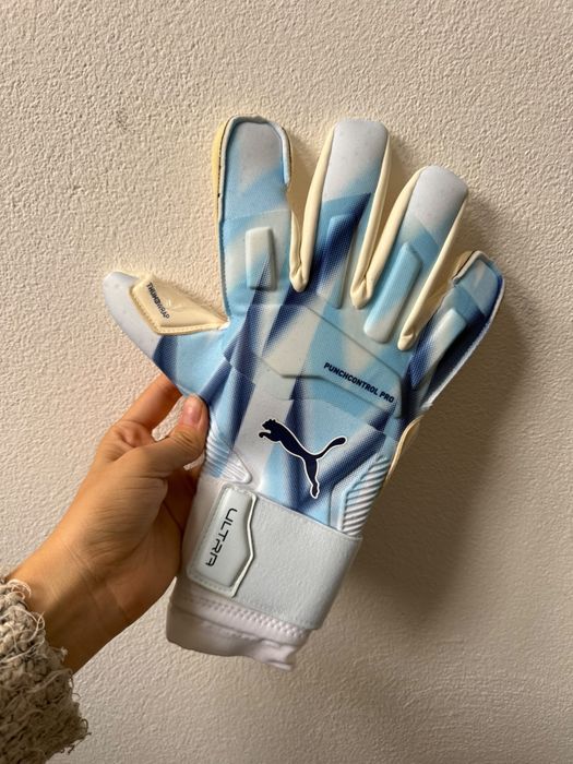 Manusi fotbal Puma