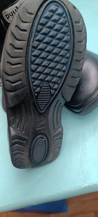 Продам детские зимнии обуви.