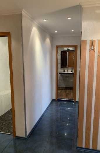 Дава се под наем Тристаен апартамент в София, Лозенец - 98 кв.м за 975 € - Снимка #4