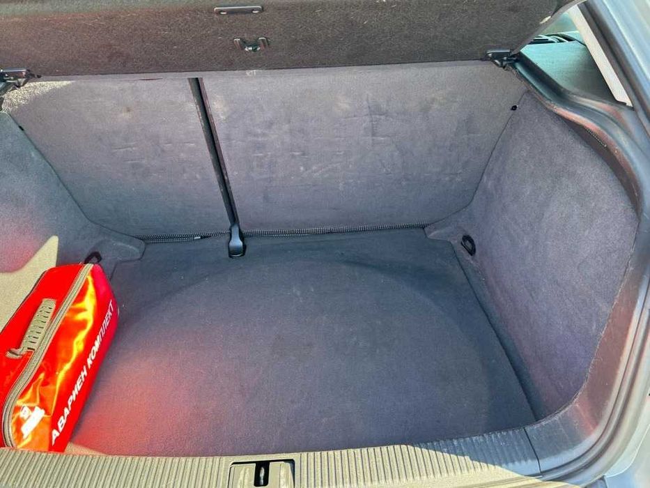 Лек автомобил Audi A3