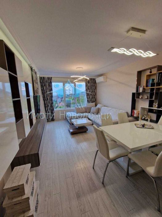 Продава се Двустаен апартамент в Шумен, Пазара - 68 кв.м за 1839 €/кв.м - Снимка #1