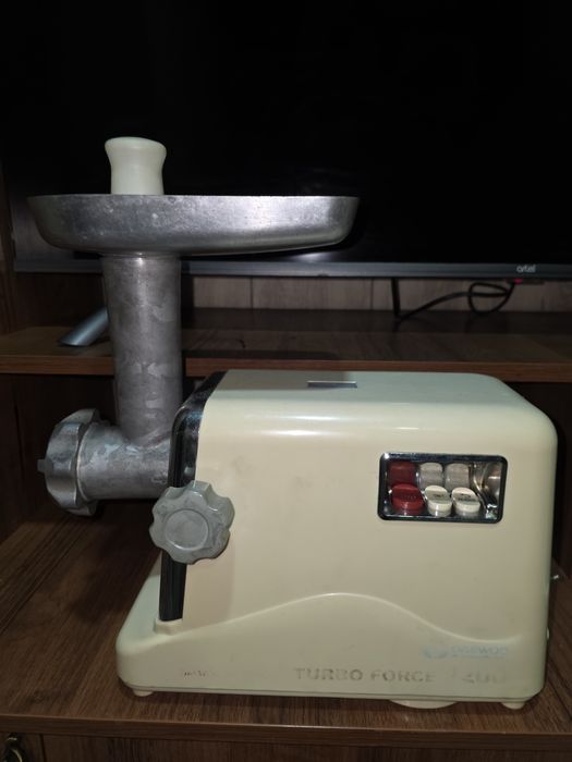 Elektricheskaya Myasorubka sotiladi.