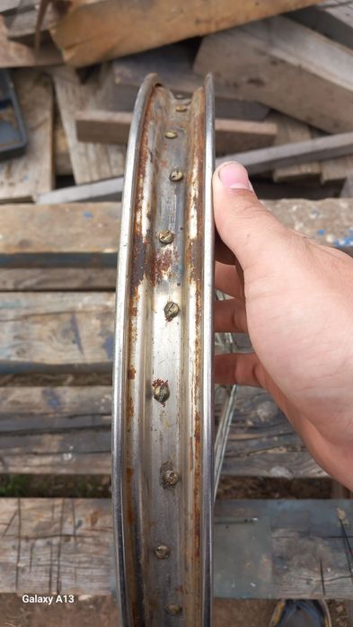 Продавам 2бр външи гуми 20"цола и 2бр капли