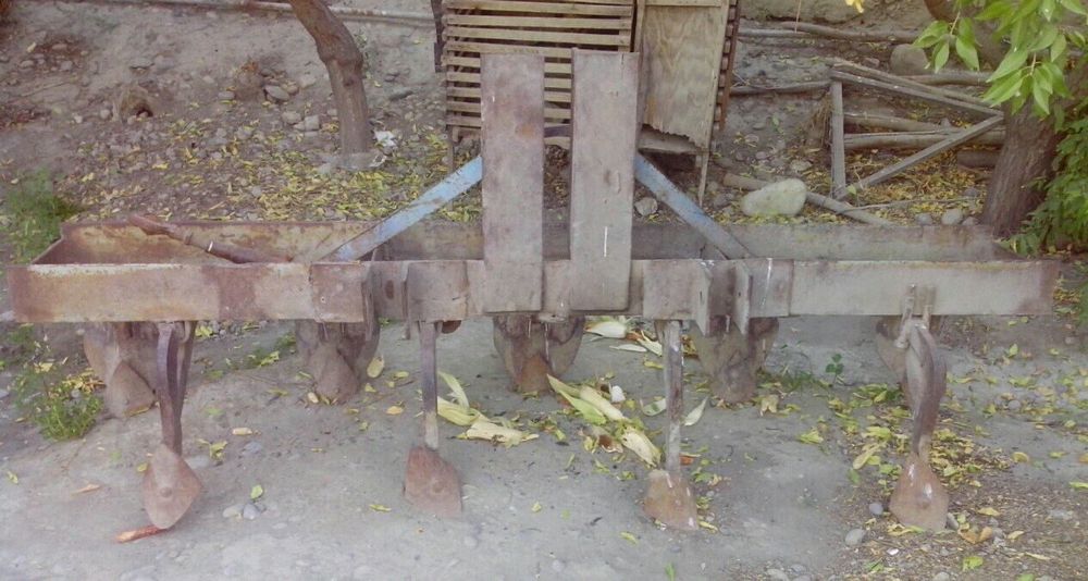 МТЗ 80.год выпуск 1991. Комплект прицеп, чизел, мола.