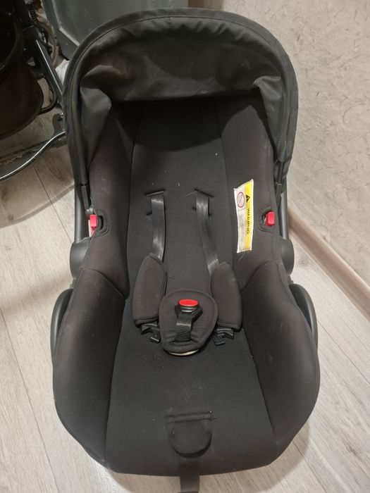 Продам коляску трансформер с автокреслом