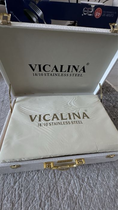 Столовый набор на 12 персон