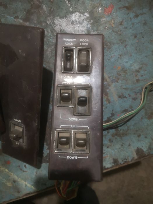 Тойота Краун S110, 83 гв, блок упр стеклоподъёмник