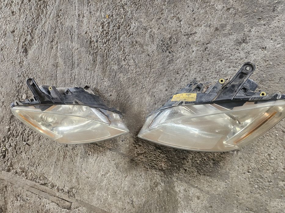 Far stânga dreapta  Ford C-Max [2003 - 2007]