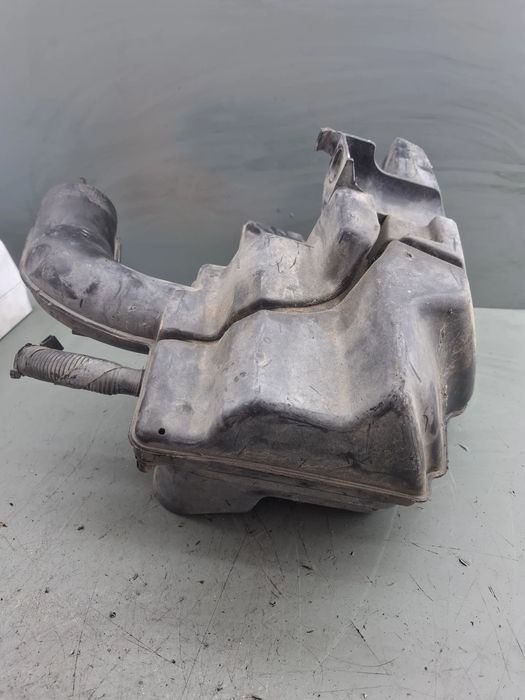 Carcasa filtru aer 3M51-12A659 DEFECT Ford Focus 2004
