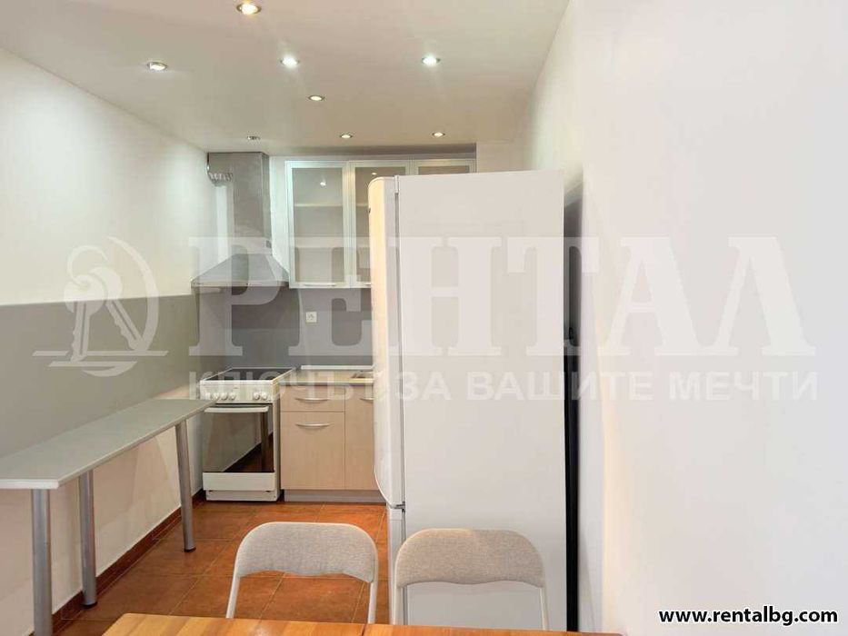 Дава се под наем Двустаен апартамент в Пловдив, Кючук Париж - 65 кв.м за 356.49 € - Снимка #4