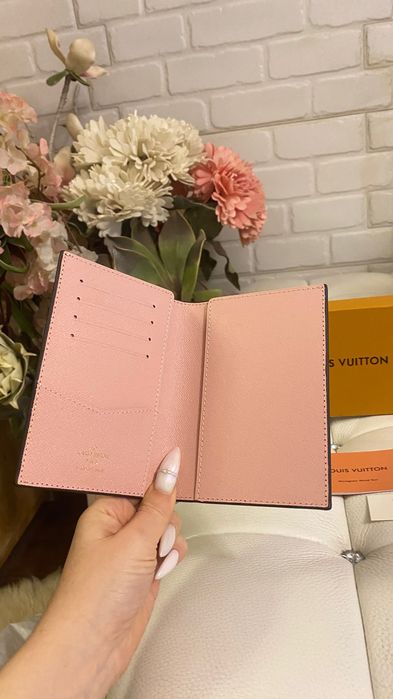 Cardholder passport Lv паспорт холдер документи