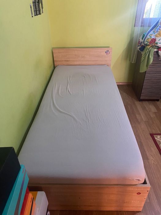 Pat o persoana ,cu saltea