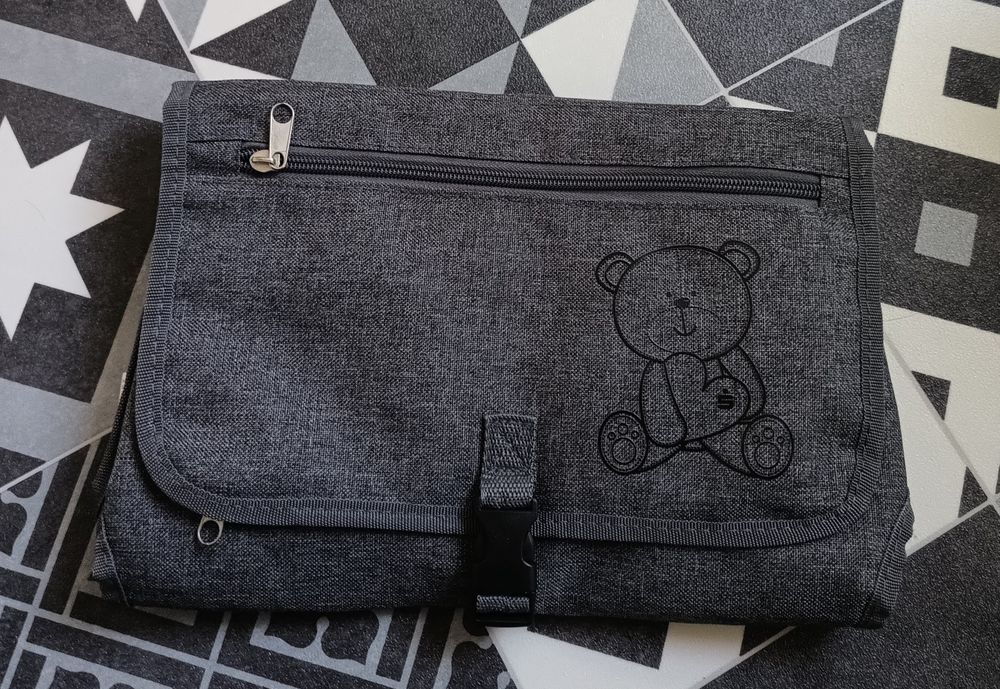 Преносима подложка за смяна на памперси