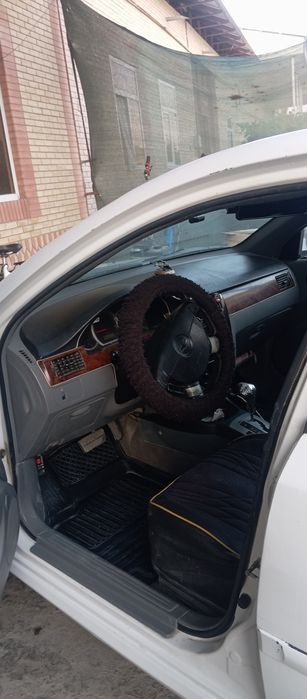 Lasetti 1.8 aftomat shevralet