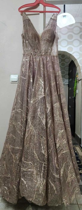 Официални рокли L размер