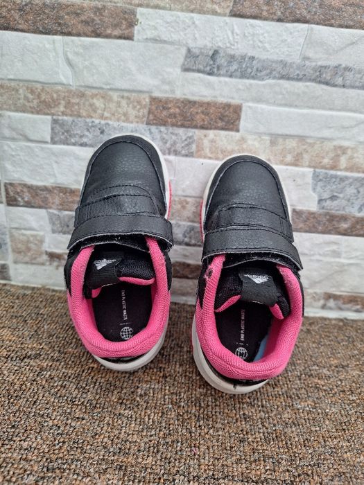 Маратонки адидас