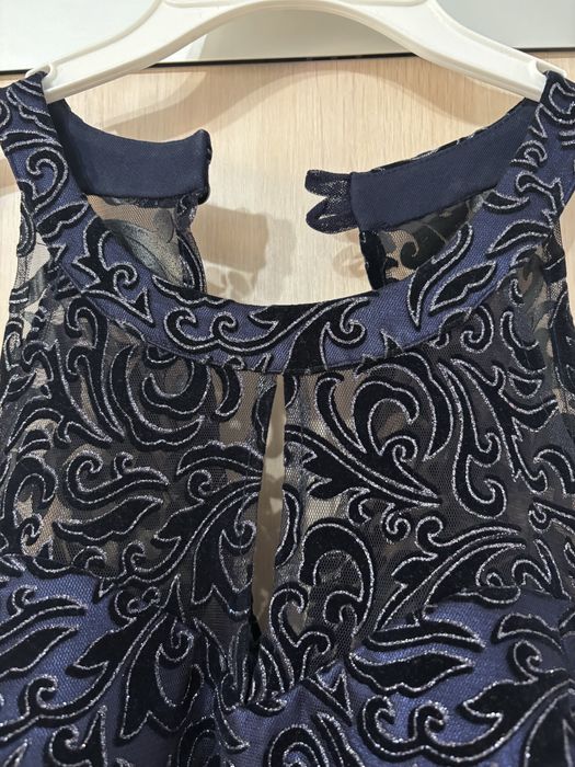 Бална нежна рокля с мъниста