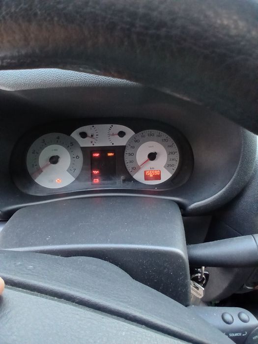 Renault symbol 1.4 16v