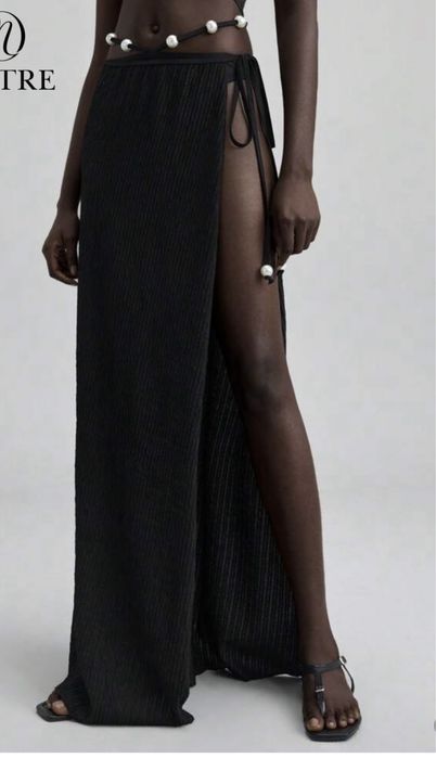 Черен бански с перли, връзки и наметка (пола)