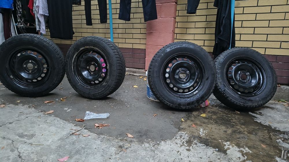 Продам шины с дисками