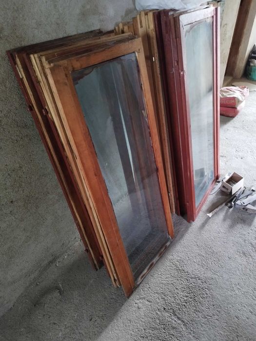 Vand uși și ferestre lemn masiv stejar uscat de peste 10 ani, stare b