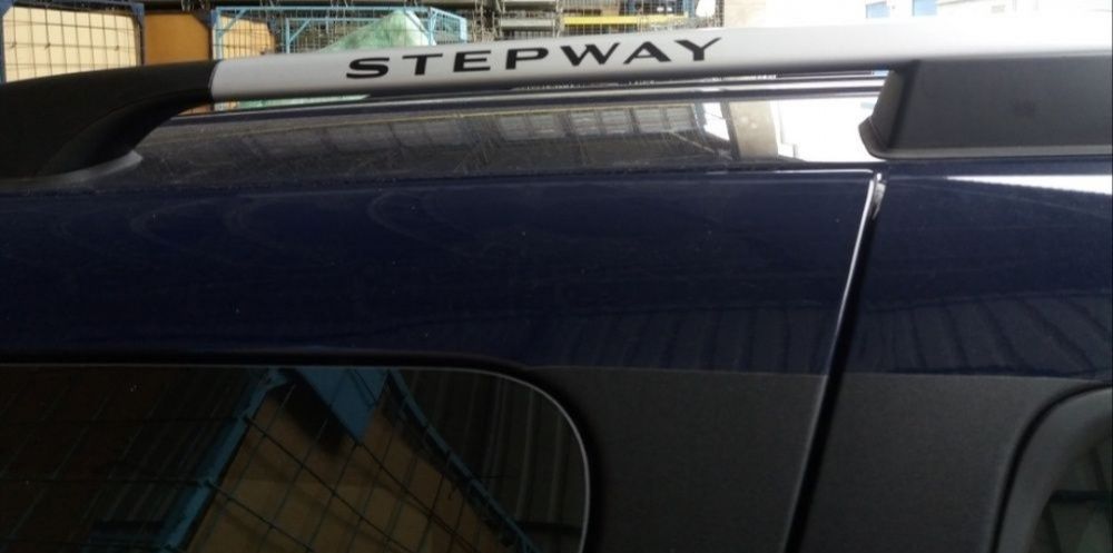 Autocolant montanti/stalpi (carbon sau mat) Dacia MCV/Logan