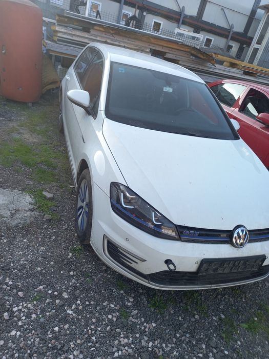 Dezmembrari golf 7 gte 1.4 tsi automat piese golf 7 gte  volan faruri aripi capota hayon interior plafon negru  roti jante cauciucuri  etrieri cutie