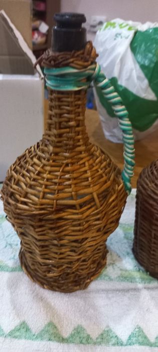 Doua damigene cca 1 l fiecare