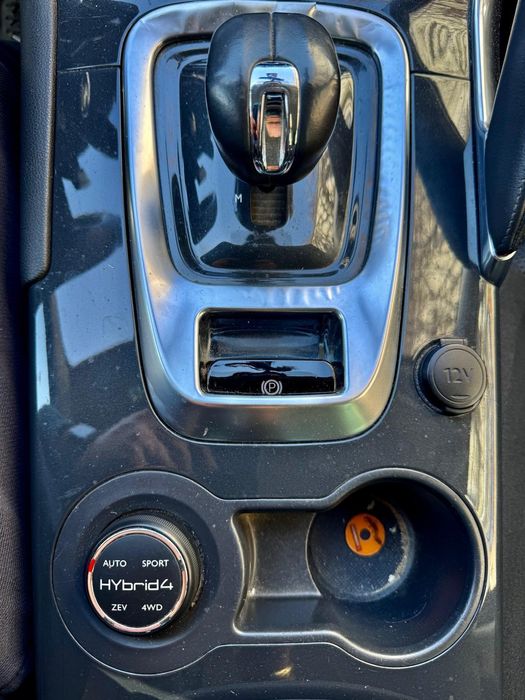 Peugeot 3008 4x4 Hibrid HY4