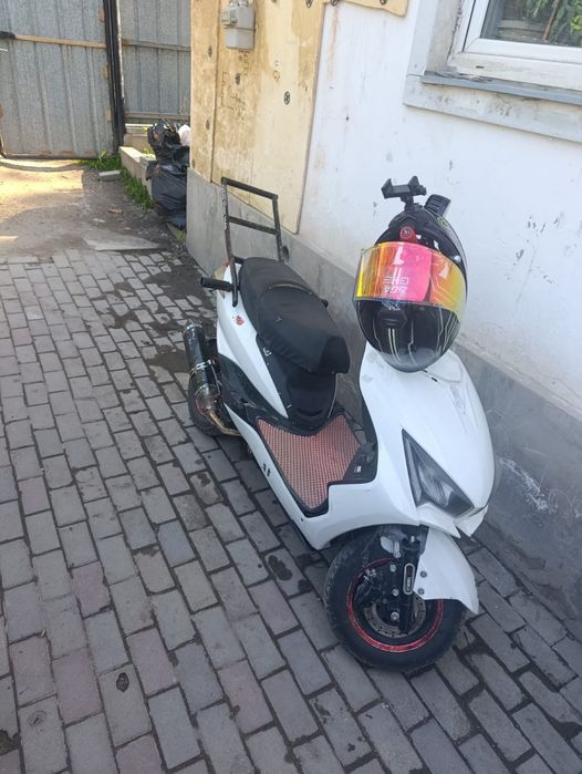 продам мопед м8 про