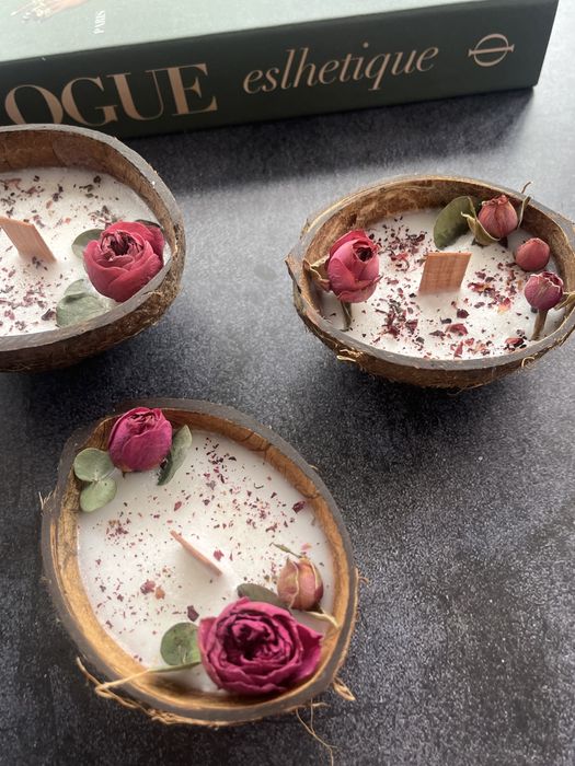 Натуральная Свеча в кокосе