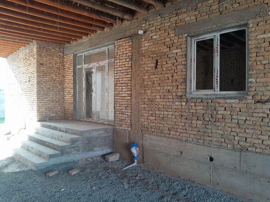 Гулистон шахар янги бозор атрофида 6 сотихли уй сотилади