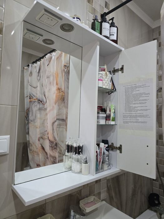 Продам шкафчик верхний в ванную