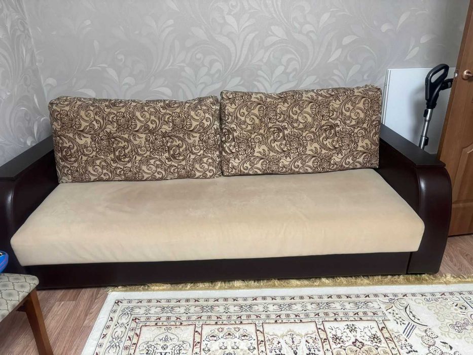 Диван в хорошем состоянии