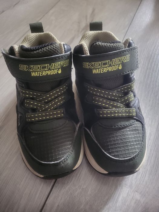 Vând ghetuțe băiețel