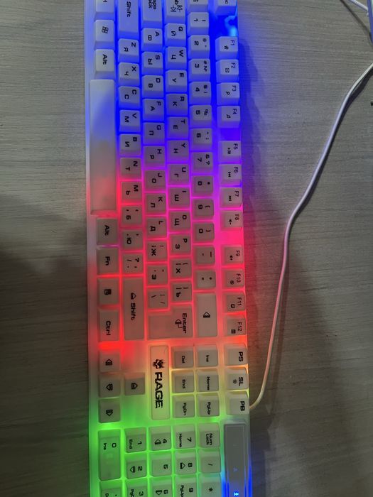Продам клавиятуру игровую