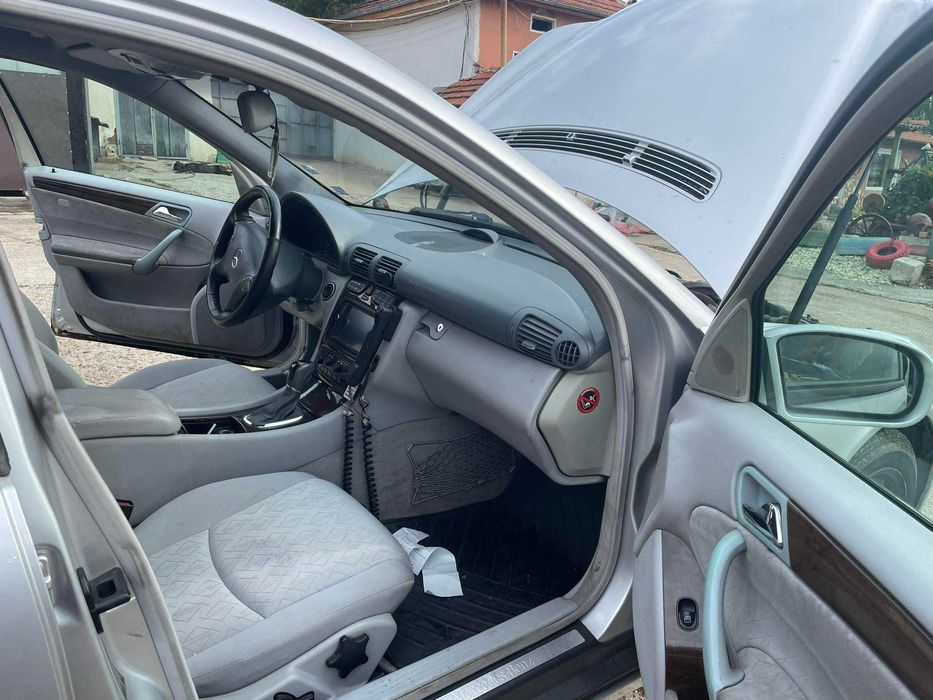 Само на части Mercedes-Benz C 220